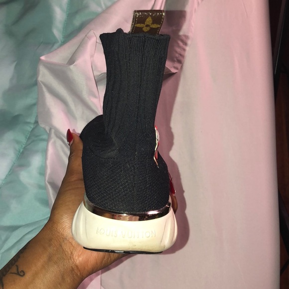 Authentic Louis Vuitton shoes - Picture 3 of 3